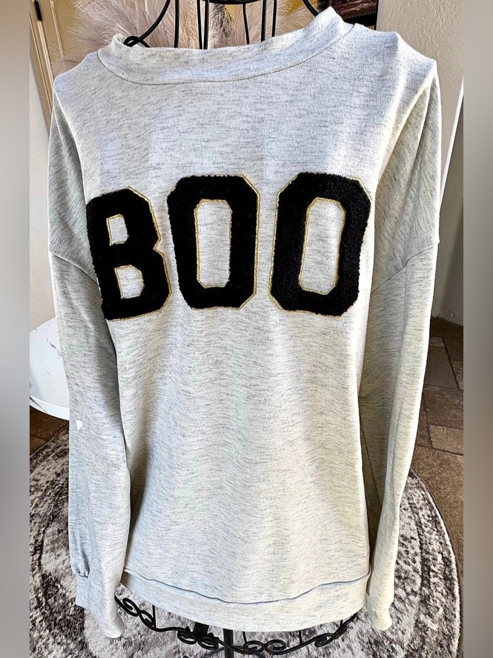 BOO Ghost Graphic Sweatshirt in Gray